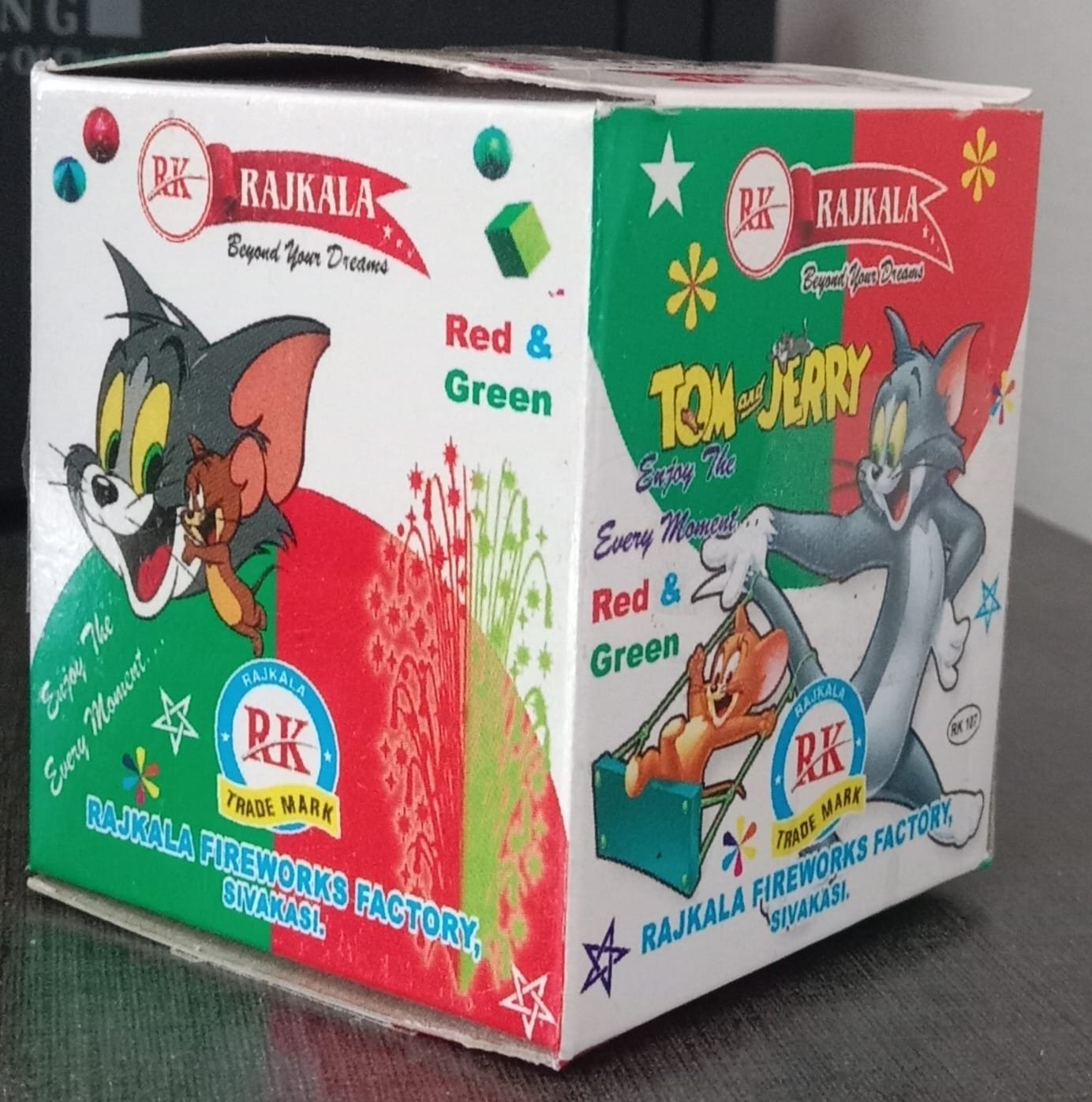 TOM & JERRY RED & GREEN